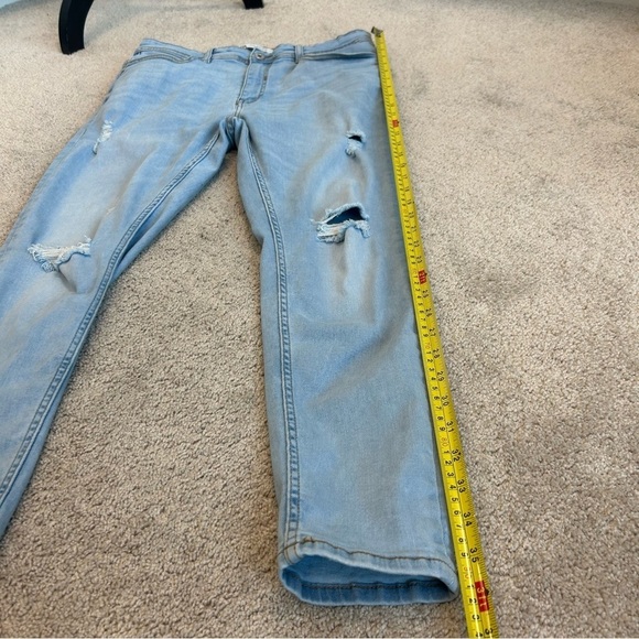 ZARA men’s light wash distressed denim jeans Sz 32 - Picture 11 of 12